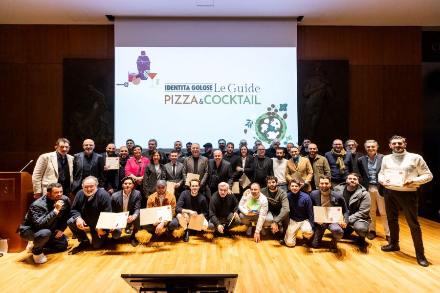 FORTUNATO AMATRUDA CONQUISTA PREMIO SPECIALE “ODE AL POMODORO” PER LA GUIDA PIZZERIE & COCKTAIL BAR D’AUTORE DI IDENTITÀ GOLOSE